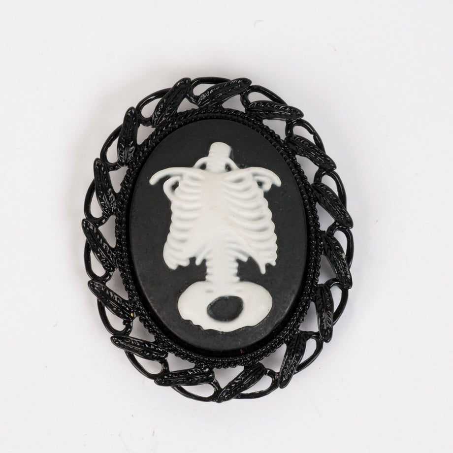 Torso Cameo Pendant/Pin